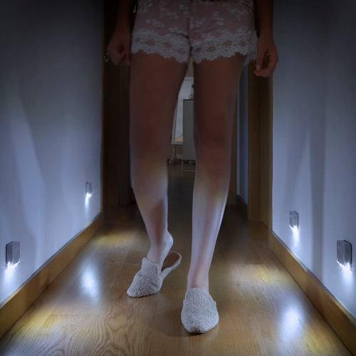 LED lučka s senzorjem gibanja (2 kosa)